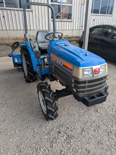 トラクター TF223 写真２