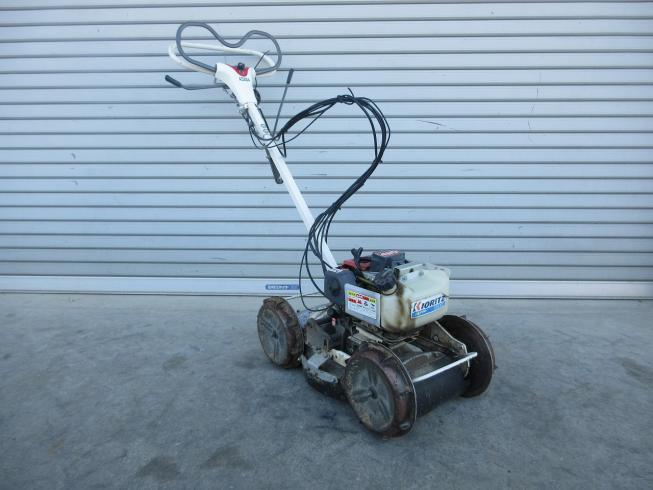 自走斜面草刈機 AZ300A 写真２