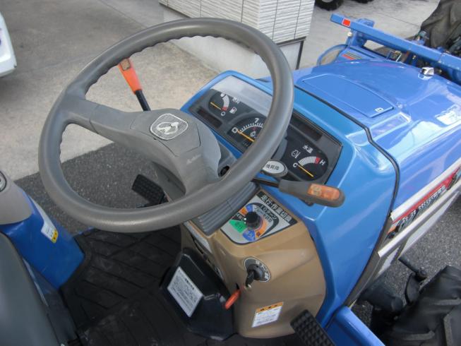 トラクター TH173-QA13VD　小型フル装備 ！　　　　　　　　　　　　 写真６
