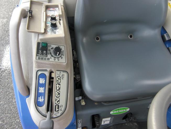 トラクター TH173-QA13VD　小型フル装備 ！　　　　　　　　　　　　 写真３