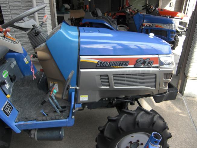 トラクター TH213-BA4V 写真２