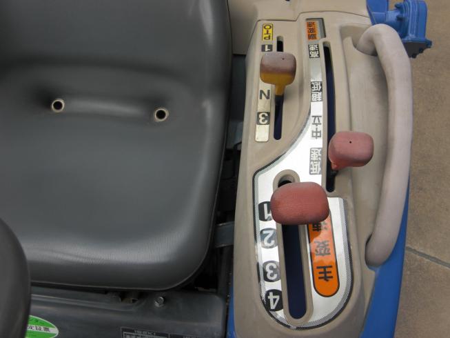 トラクター TH213-BA4V 写真５