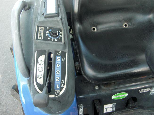 トラクター TH255-QA15D　IQターン　サンバイザー付 写真４