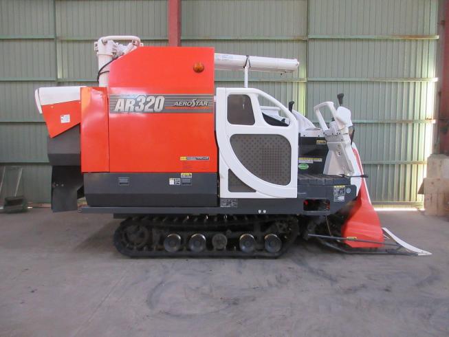 コンバイン AR320 写真４