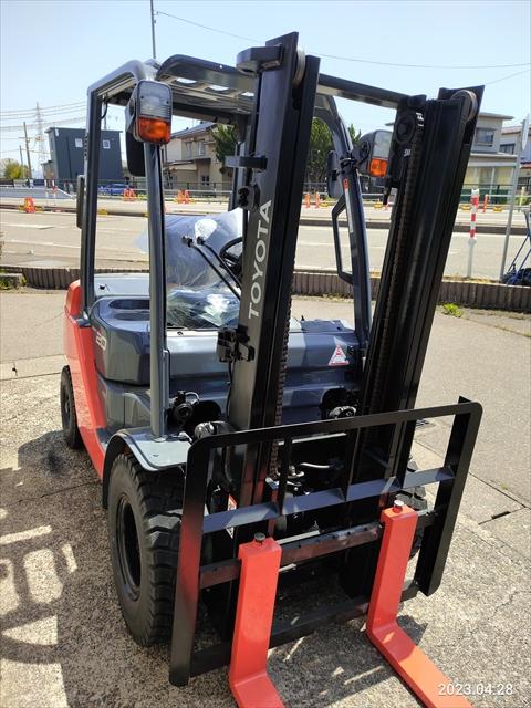 フォークリフト 02-8FGL20 写真４