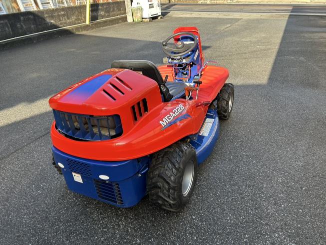 草刈機 MGA228 写真３