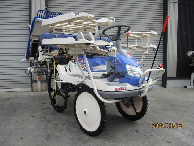 田植機 PQZ43-DULF 写真２