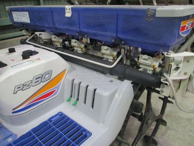 田植機 PZ60-HVRLF 写真８