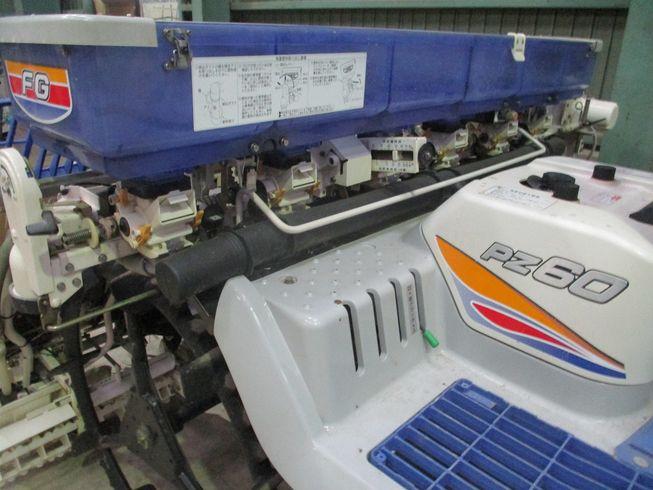 田植機 PZ60-HVRLF 写真７