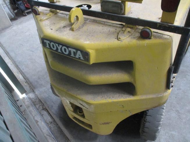 フォークリフト 2FG10 写真５