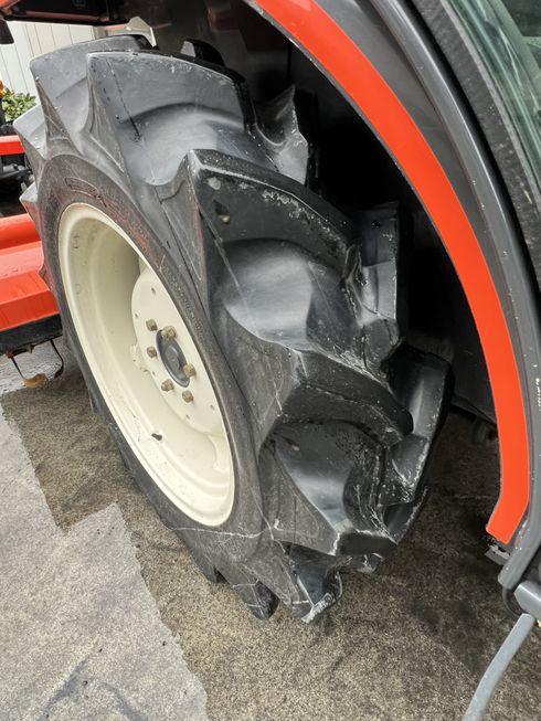 トラクター L270DFQBMARF6大排気量1647CC 写真５