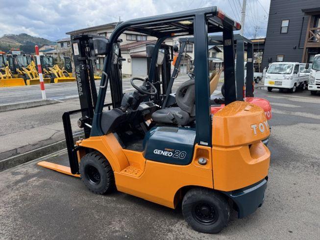 フォークリフト 7FDK20 写真２