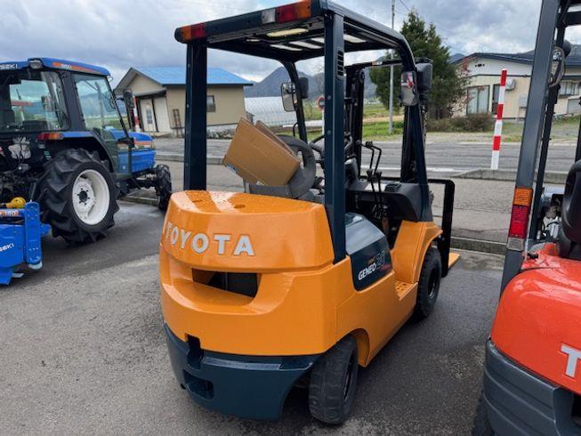 フォークリフト 7FDK20 写真５