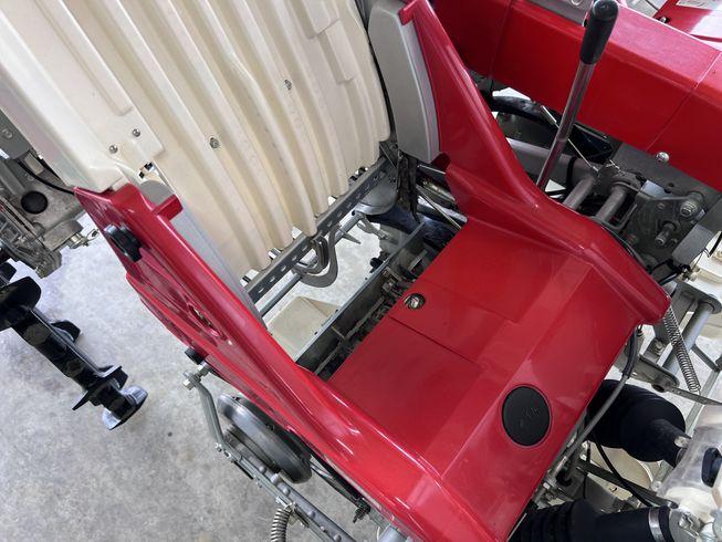 田植機 RXE-4NR 写真３