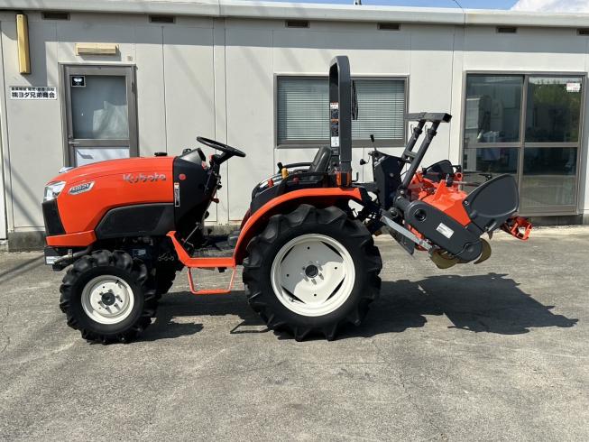 トラクター NB21SPMA 写真２