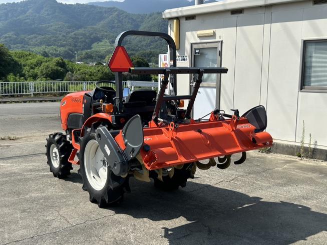 トラクター NB21SPMA 写真３
