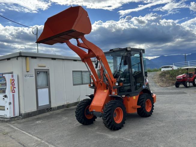ホイールローダー ZW30 写真４