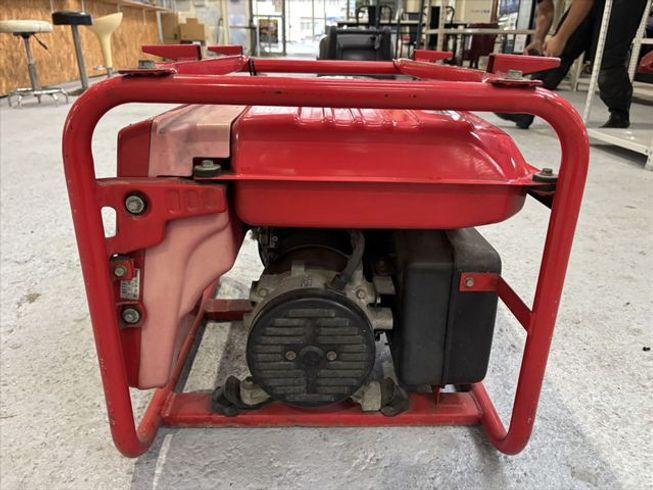 発電機 EBR2300L 写真４