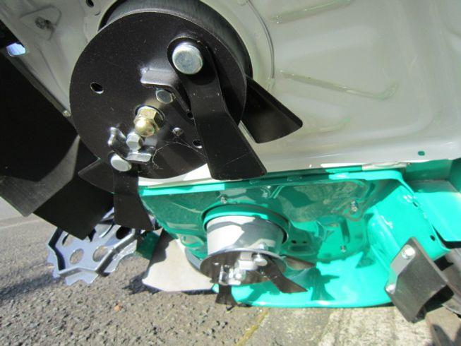 畦草刈機 WM746F 写真３