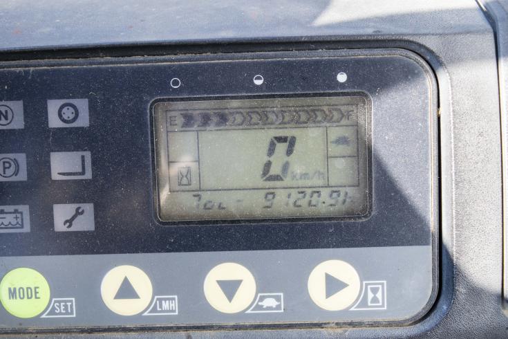 フォークリフト FB15-12 写真８