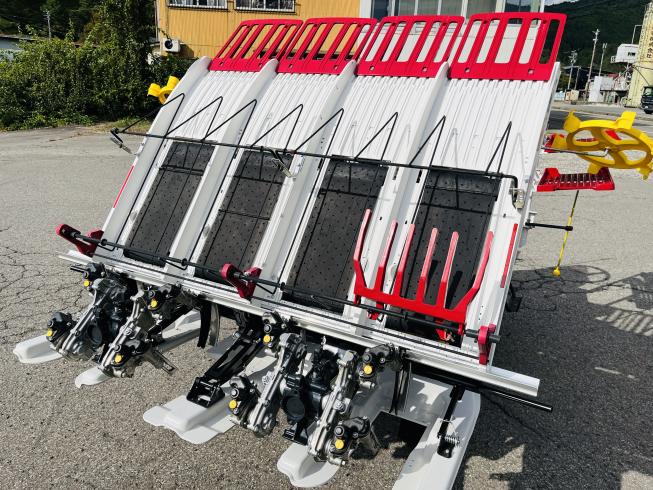 田植機 YR4J 写真５