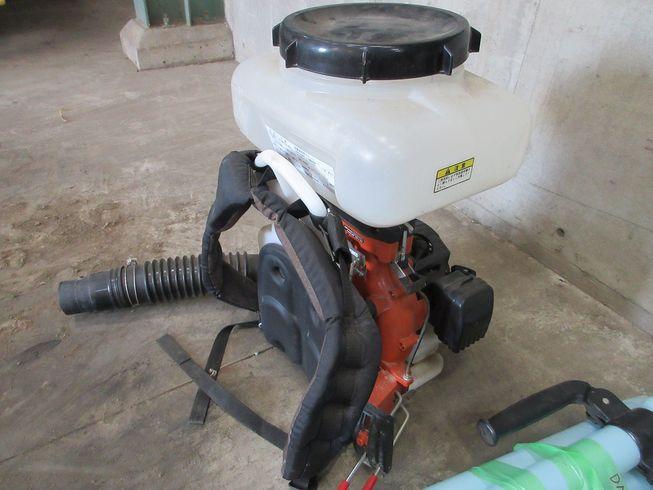 背負式動力噴霧機 DME305G 写真５