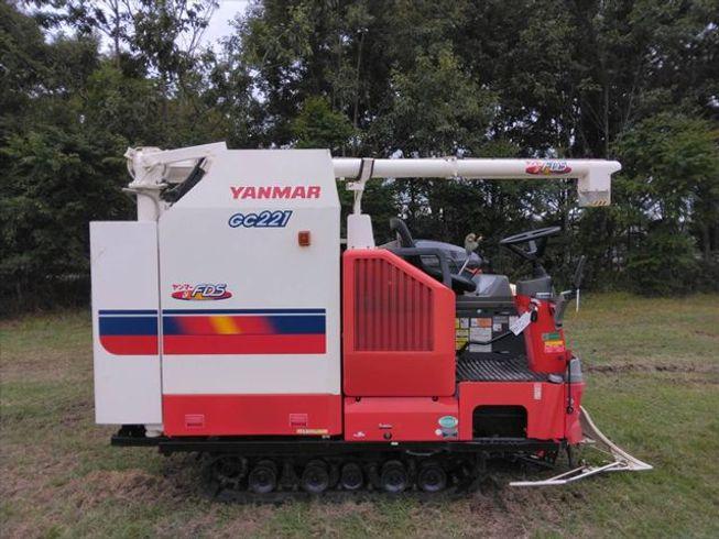 コンバイン GC221 写真２