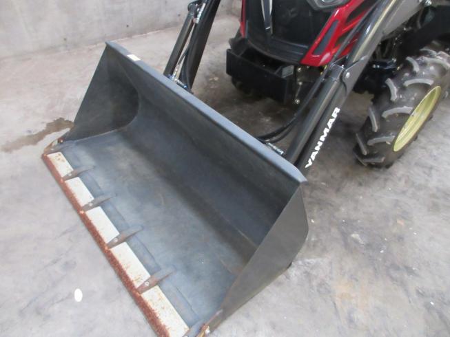 トラクター YT233A+ローダー 写真６