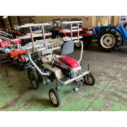 乗用汎用野菜移植機 PH2R,E 写真２