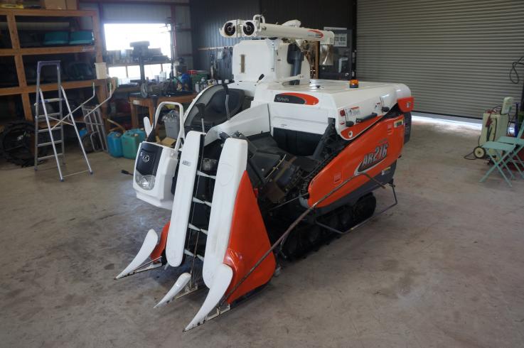 コンバイン AR216 写真３