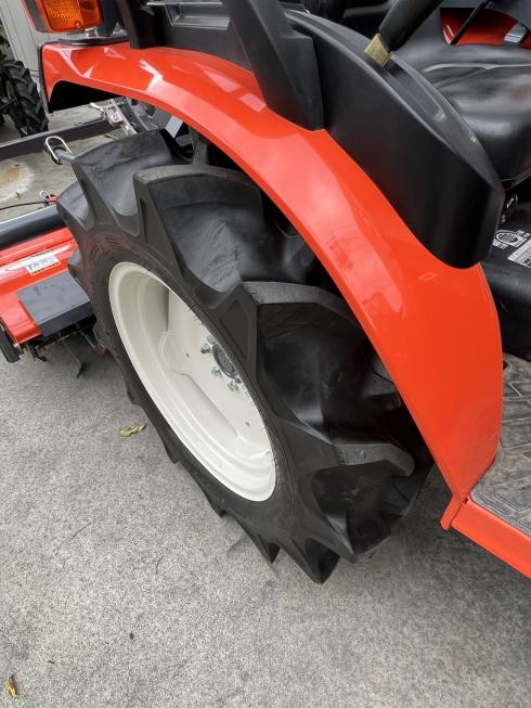 トラクター NB21SPMARF4 写真５