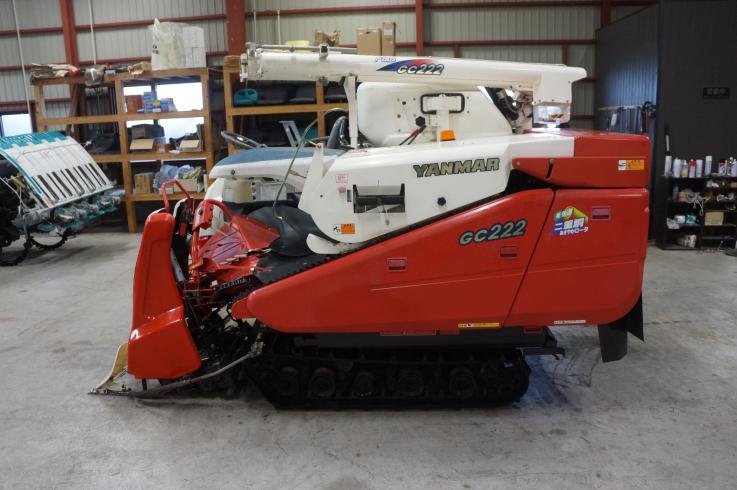 コンバイン GC222 写真４