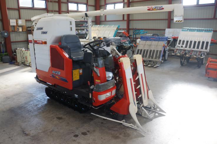 コンバイン GC218 写真２