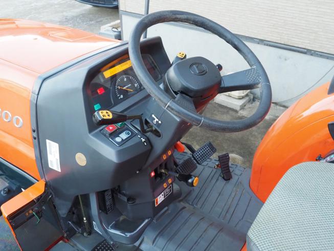 トラクター KL300 写真５