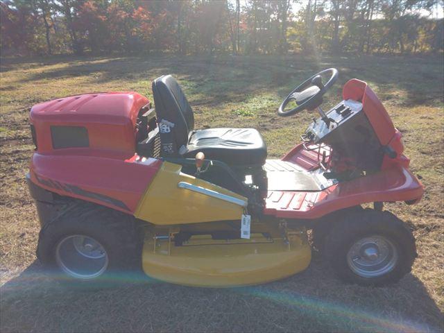 乗用草刈機 CMX2404 写真２