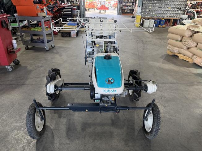 半自動移植機 KP1E-120WL 写真３