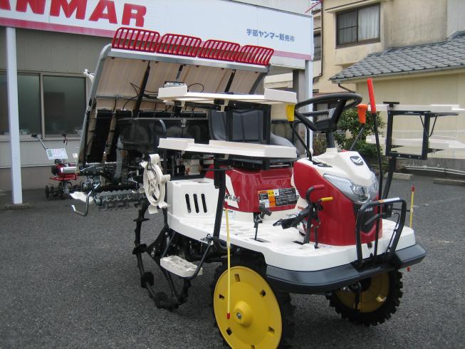 田植機 YR4SA RZF 写真２