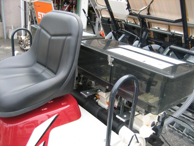 田植機 YR4SA RZF 写真８