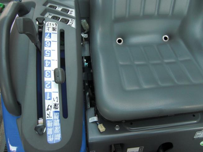 トラクター TM16-KXZA2V   小型フル装備！　低アワー機！　 写真４