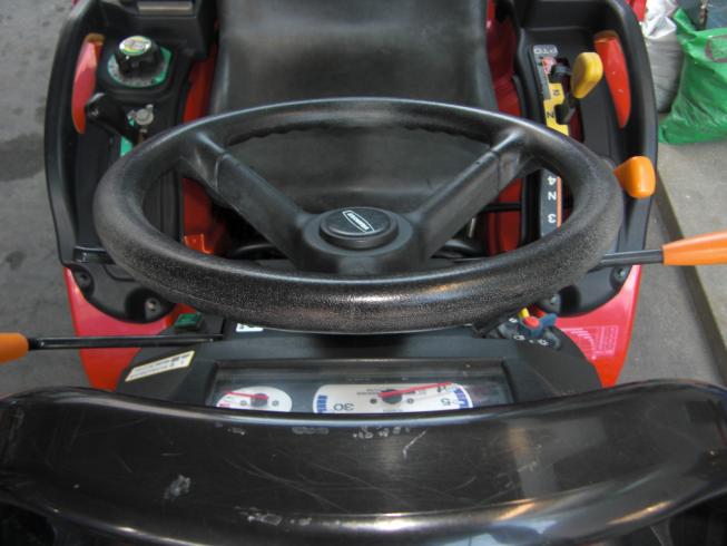 トラクター GK-14VUS2E　小型フル装備！ 写真３