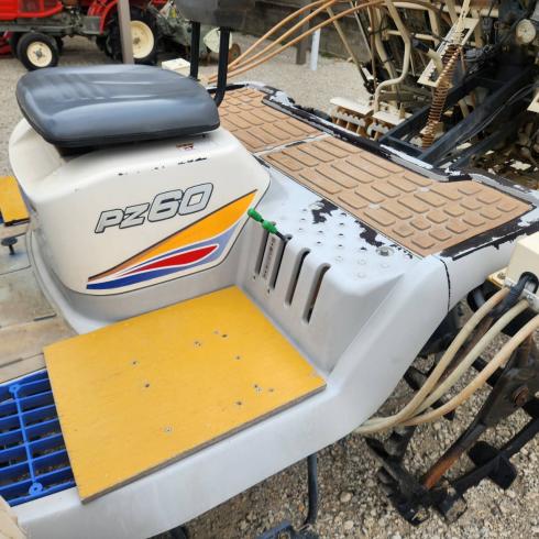 田植機 PZ60-HGRLM 写真12