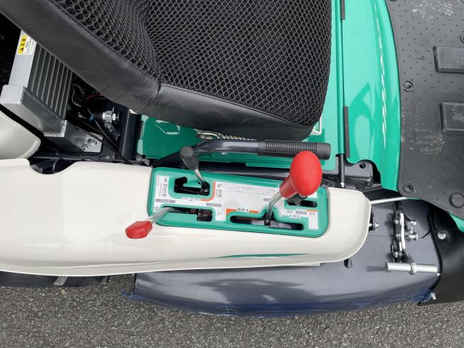 乗用草刈機 RM983X 写真4