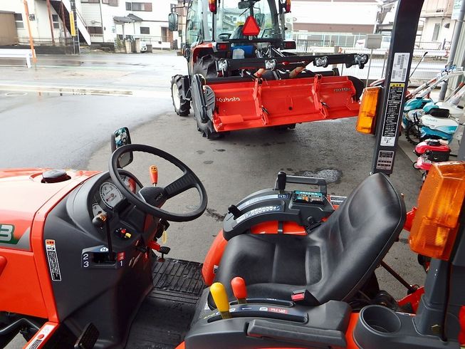 中古トラクタークボタヒタチブランド JTX13 (クボタ名 JB13BSMARF1