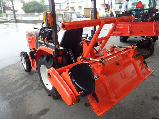 中古トラクタークボタヒタチブランド JTX13 (クボタ名 JB13BSMARF1