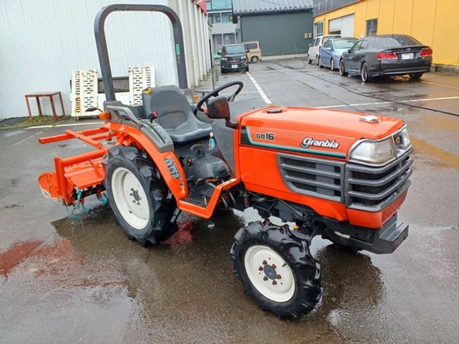 【sold out】クボタ トラクター GB150 15馬力 396時間 パワステ 自動水平 倍速 逆転 耕耘爪新品【清掃・整備済】【農機具でっく】【福岡】【トラクター】 sold out】クボタ トラクター GB150 15馬力 396時間 パワステ 自動水平