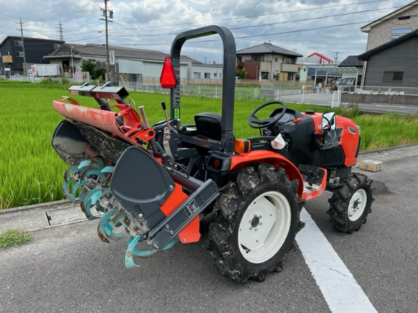 愛知県 クボタ トラクター NB21 21馬力 3h 美品 パワステ 逆転