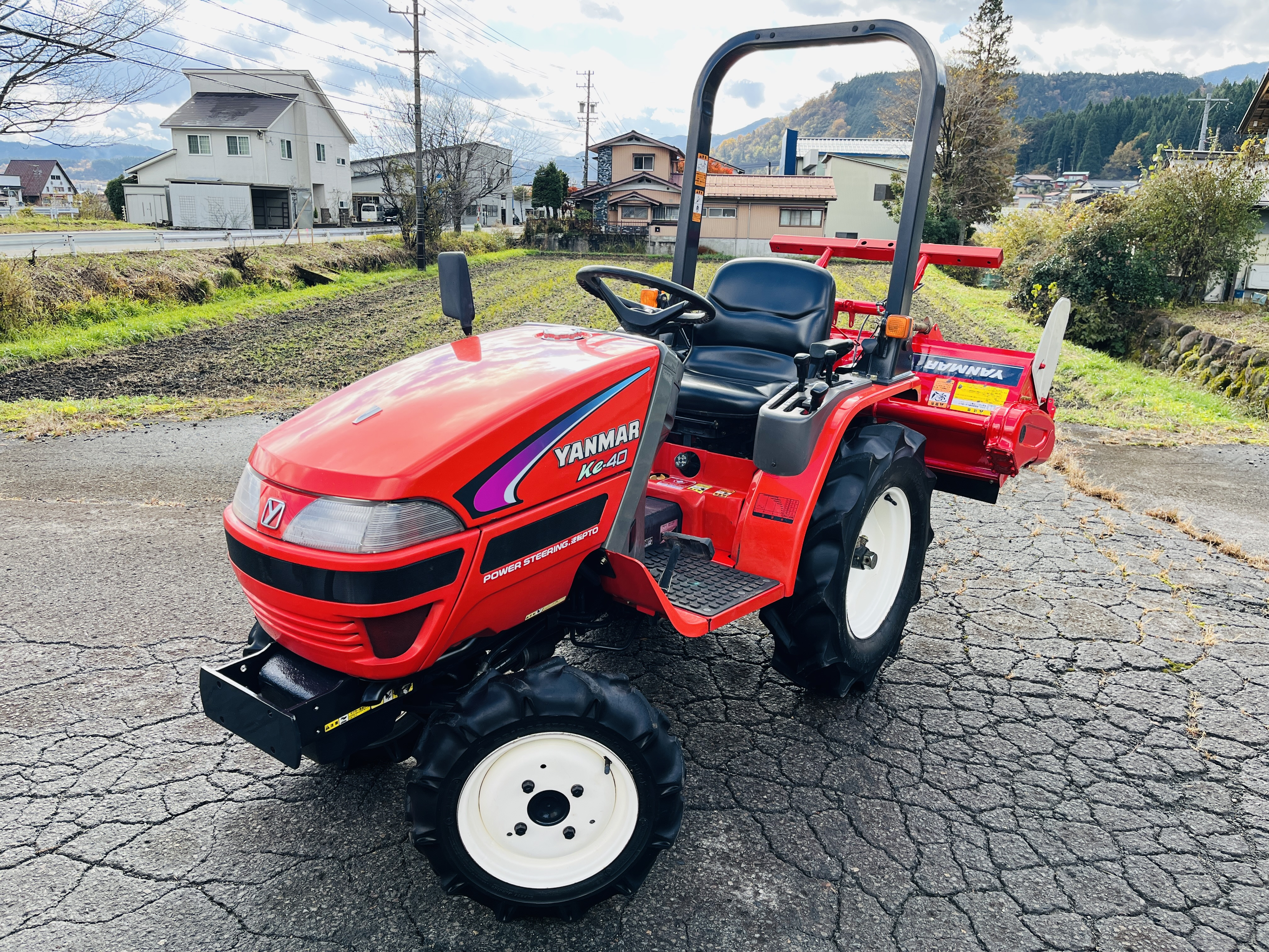 動作良好 高品質 C144 14馬力 501時間 4WD ヒノモト トラクター