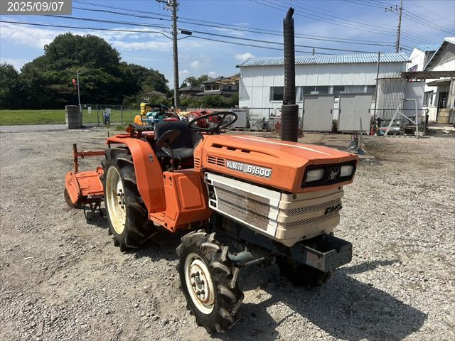 トラクター B1600 写真1