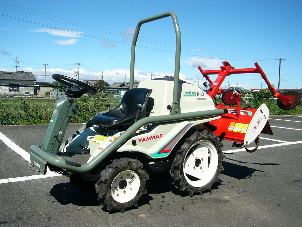 ヤンマー 乗用耕運機 写真