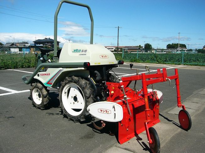乗用耕運機 アグリカA-10D 写真３